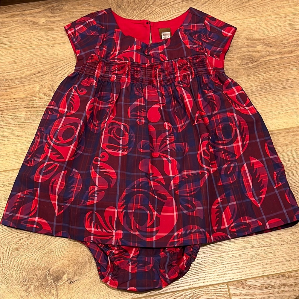 👋🏾 Fancy Holiday Dress With Bloomers Perfect for Christmas Baby 18 to 24 months